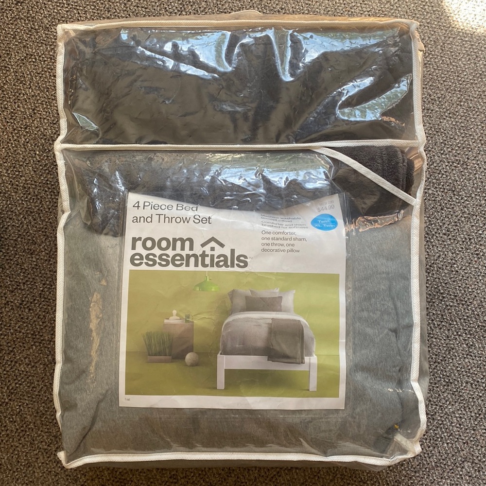 3 piece dorm set (twin xl): comforter, decorative pillow, throw